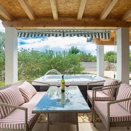 Lila Villa *
